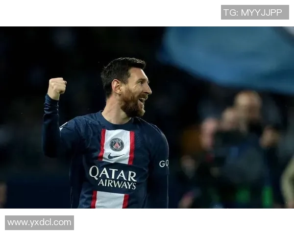 梅西在巴黎闪耀足球之路海报展现传奇球星风采与激情